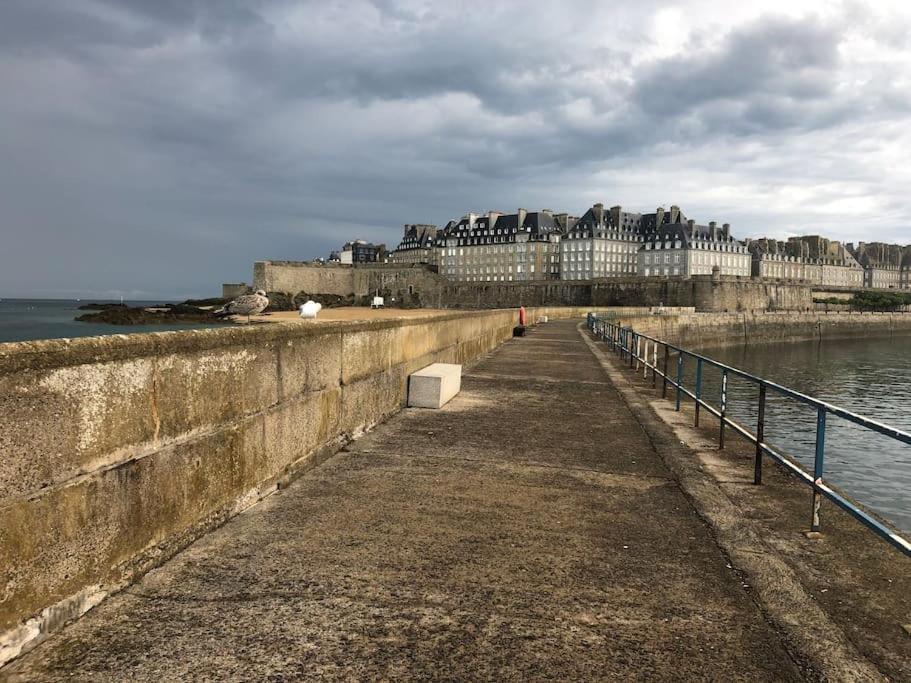 La Maison D'a Cote, En Bord De Rance Le Minihic-sur-Rance
